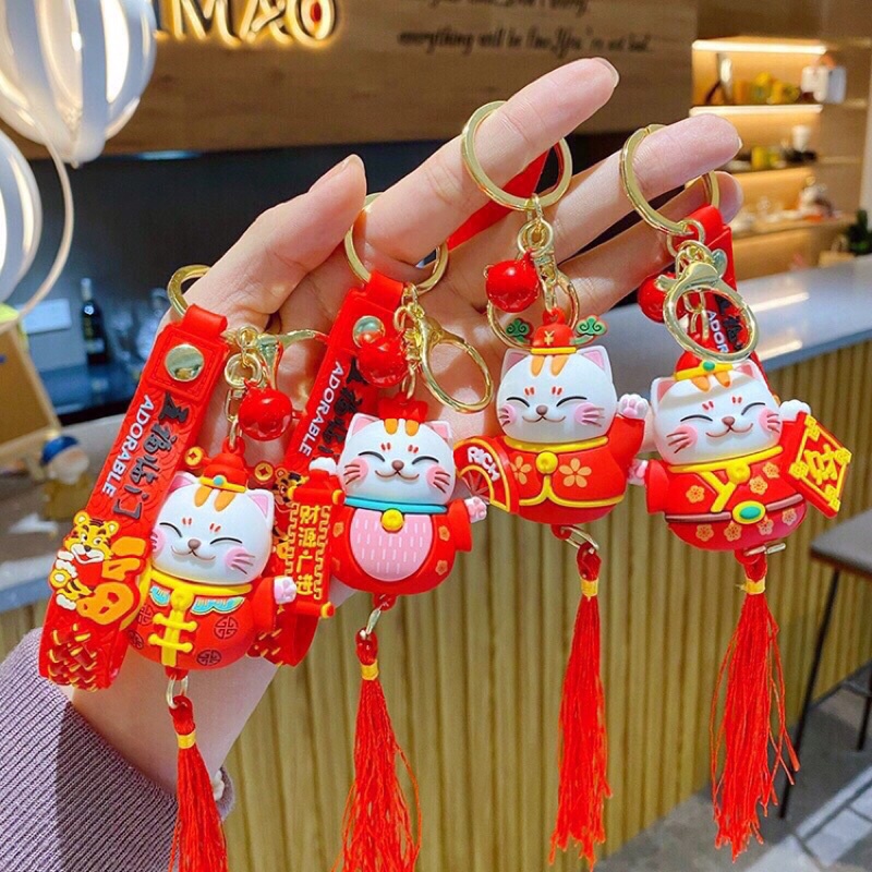 Móc Khoá Mèo Thần Tài Màu Đỏ Treo Đầu Năm Mang Lại May Mắn , Bình An