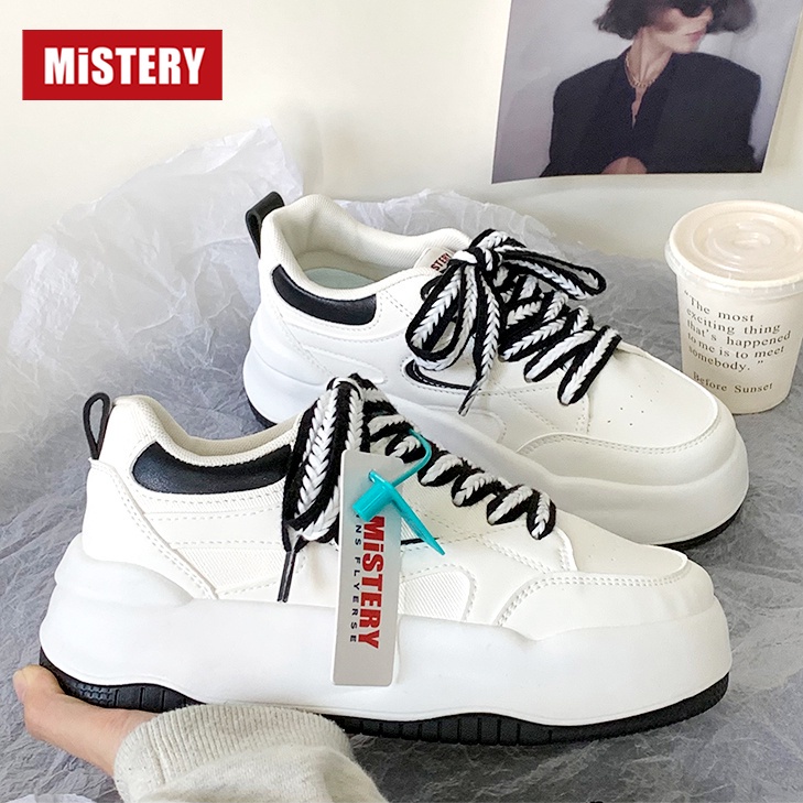Mistety GiàY Thể Thao Nữ Phối Màu Đen Trắng, Cao 5Cm MIS-741