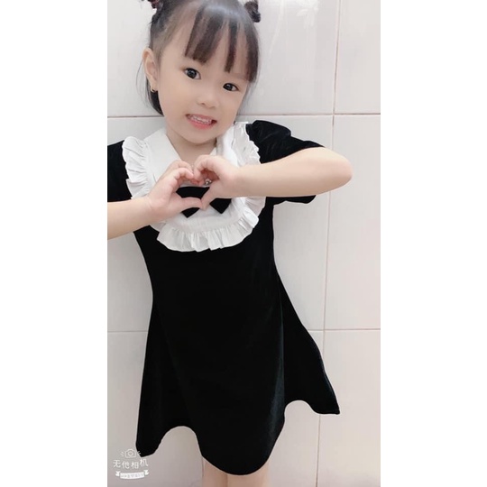 BÁN SỈ VÁY NHUNG ĐEN BÉ GÁI CỔ SƠ MI TRẮNG BÈO NƠ ĐEN