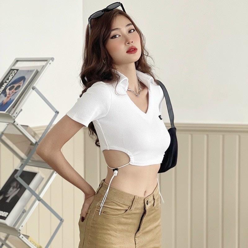 Áo Croptop Cổ Bẻ Tay Ngắn Ôm Body Tag Thêu Ngực Trái
