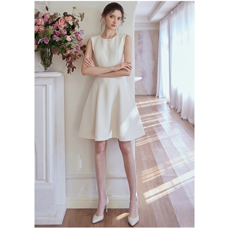 Đầm xoè trơn tối giản cổ tròn sát nách nhẹ nhàng