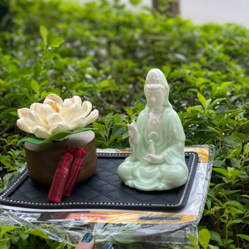 Phụ Kiện Xe Ô TÔ Tượng Quan Âm , Phật Tổ Sứ để taplo ô tô - Tượng phật để taplo ô tô bằng sứ Cao Cấp