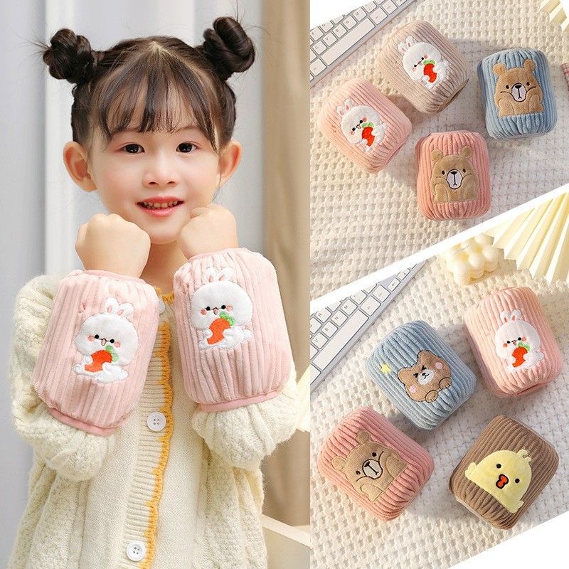 Sản phẩm: Bao tay giữ ấm và chống bẩn áo.