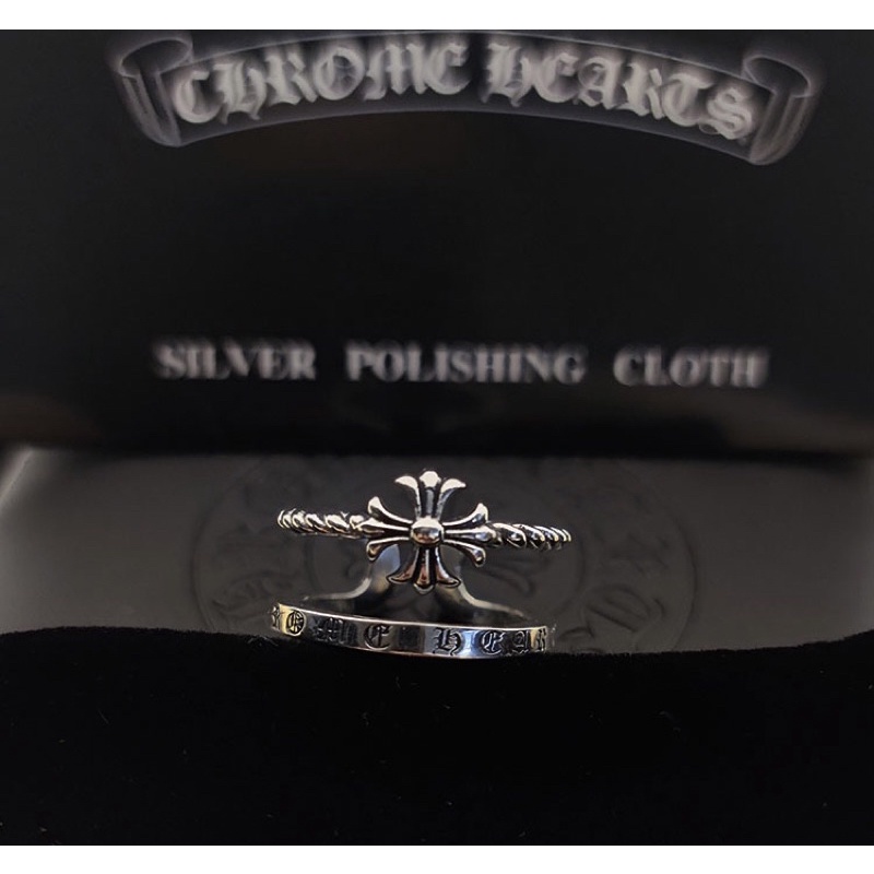 Nhẫn chromehearts