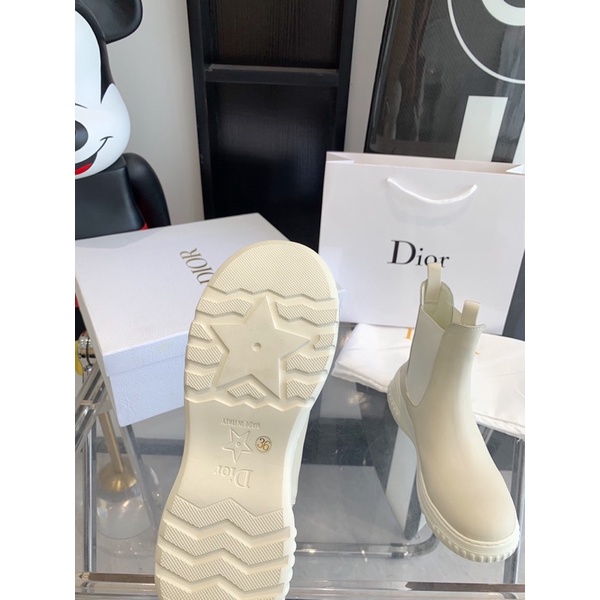 Giày bốt nữ phong cách cá tính siêu hot 2022 Dior CD cap cấp