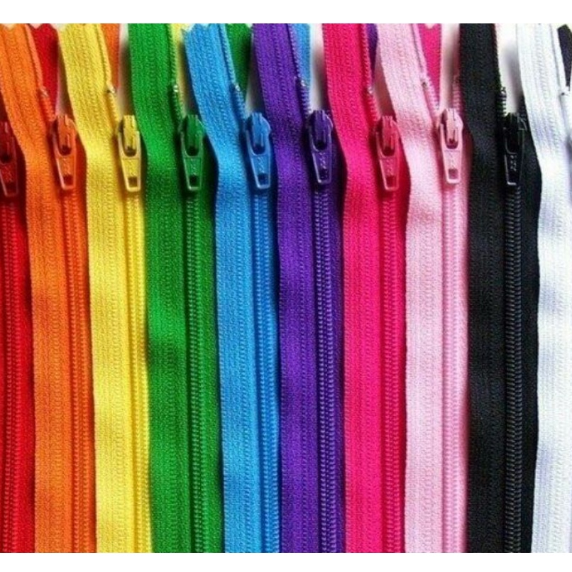 Khóa áo 70cm, chất liệu nhựa tổng hợp bền đẹp