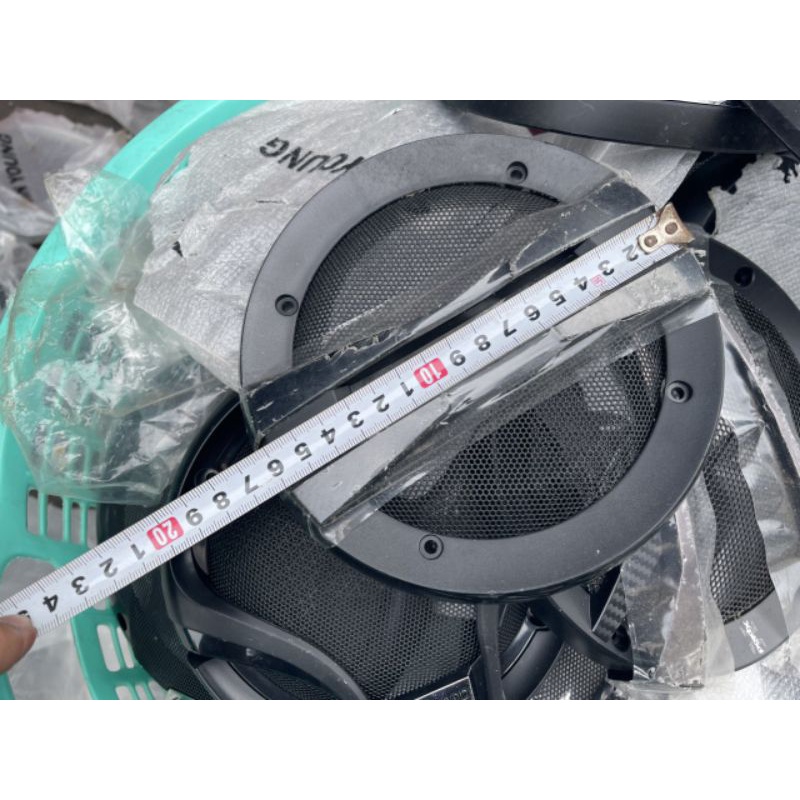 Cặp lưới loa loa xe hơi 13cm 16cm . giá 2 cái