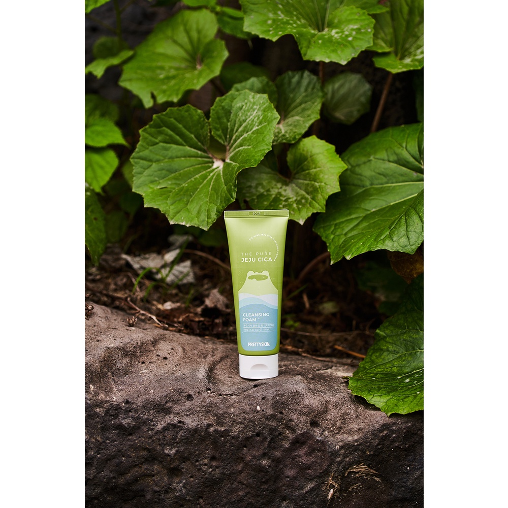 Sữa Rửa Mặt Chiết Xuất Rau Má Đảo Jeju Pretty Skin The Pure Jeju Cica Cleansing Foam 150ml