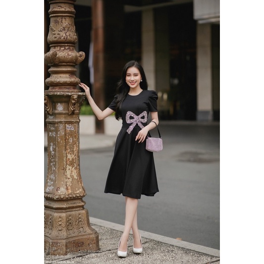 (Có size lớn - Hình thật) Đầm thun cổ tròn tay phồng dáng xoè kết cườm nơ eo cực sang trọng và quí phái 2578