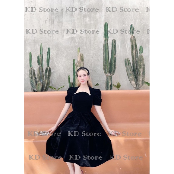 Váy nhung xoè xếp ly