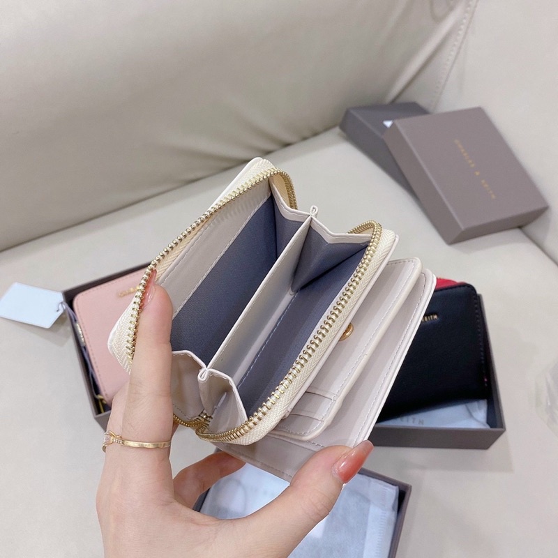 Ví gập CNK trám ngọc trai