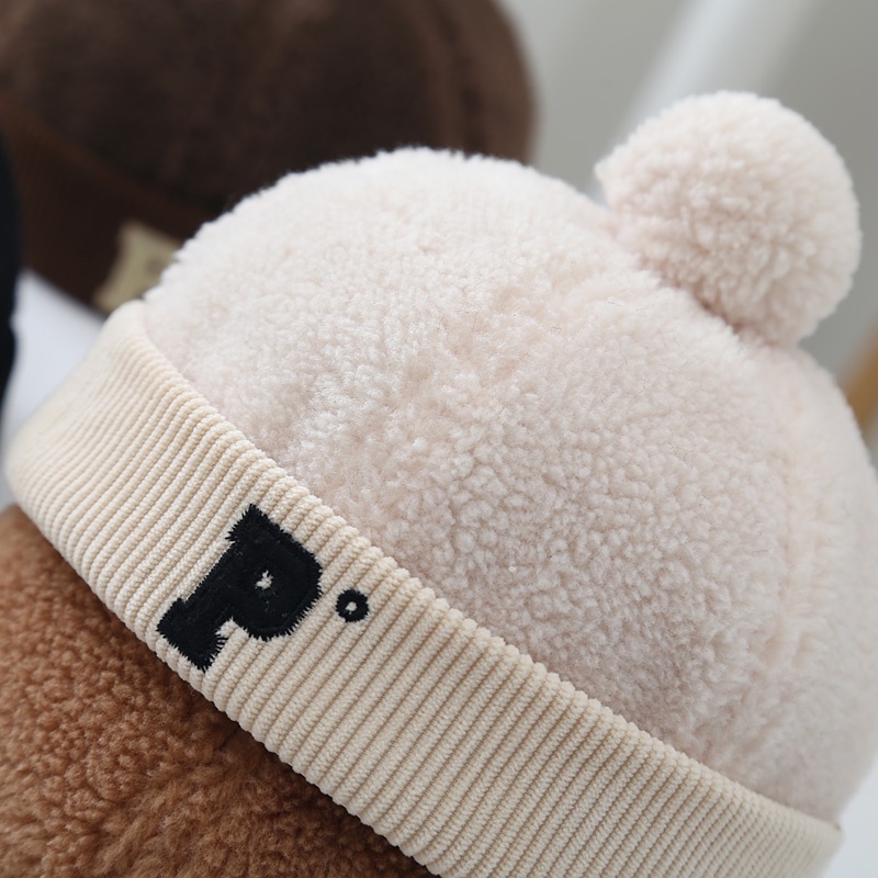 Mũ Beanie Vải Nhung Thêu Chữ Giữ Ấm Mùa Thu Đông Cho Bé