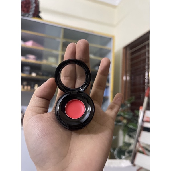 Son dưỡng ysl hoặc dior có màu