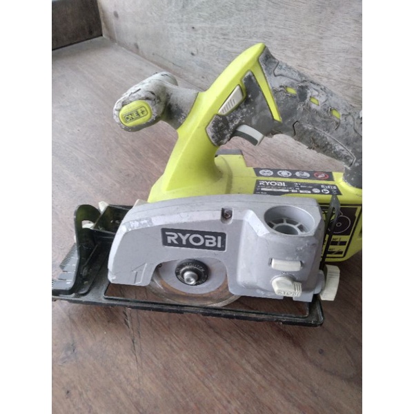 Thanh lí cắt bàn ryobi 18v