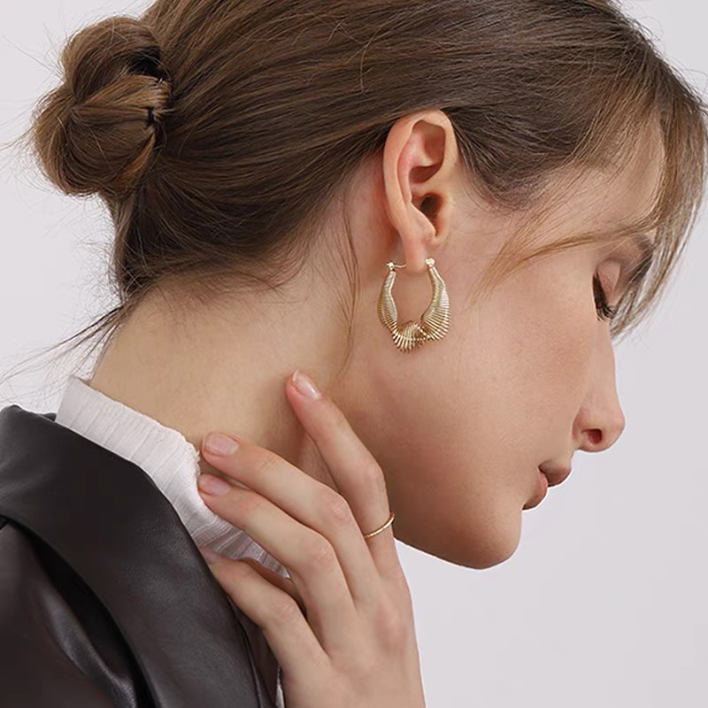 Khuyên Tai Kim Loại Phong Cách Mới Cá Tính Dễ Phối Đồ