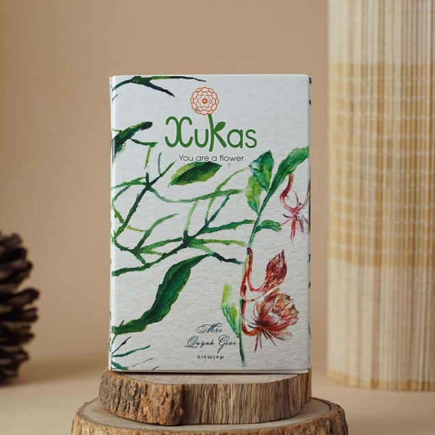 Son môi Quỳnh Dao Xukas, son lỳ không chì, an toàn cho cả mẹ bầu giúp môi luôn tươi tắn - 5g