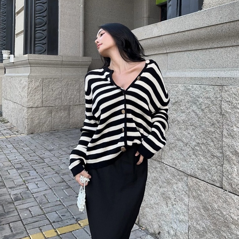 Áo khoác len nữ dáng ôm basic sọc ngang tay dài