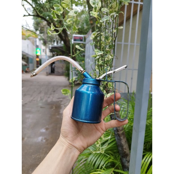 bình châm nhớt sắt
