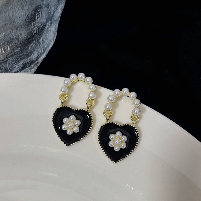 Bông Tai Hình Trái Tim Đính Ngọc Trai Phong Cách Hepburn Retro 2022 Cho Nữ