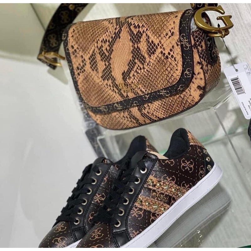 Túi guess dáng yên ngựa