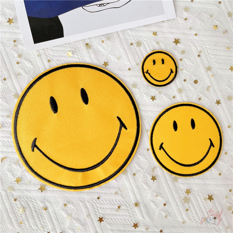 ♚ Sticker Ủi Thêu Hình Mặt Cười ♚ 1 Miếng Dán Ủi Quần Áo Hình Ngôi Nhà Mặt Cười