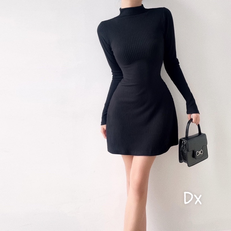 Váy len cổ cao dáng xoè