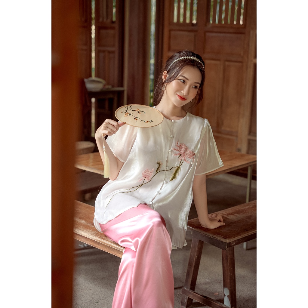 Áo Xuân Cúc The Kat House, vải tơ Organza mịn màng, mỏng nhẹ, thoáng mát, mặc tết 2023