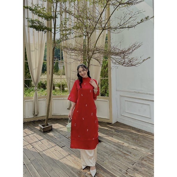 Set Áo Dài Cách Tân Voan Tơ Thêu Hoa Cổ 4 Tà Tay Lỡ Kèm Quần Lụa Đẹp