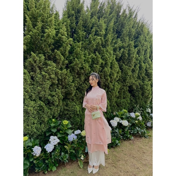 Set Áo Dài Cách Tân Voan Tơ Thêu Hoa Cổ 4 Tà Tay Lỡ Kèm Quần Lụa Đẹp