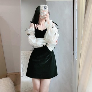 Váy nhung tay bồng tơ óng đính nơ