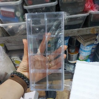 Hộp đựng linh kiện