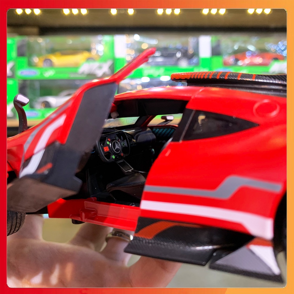 Mô hình xe Mercedes-AMG One tỉ lệ 1:24 Jinlifang