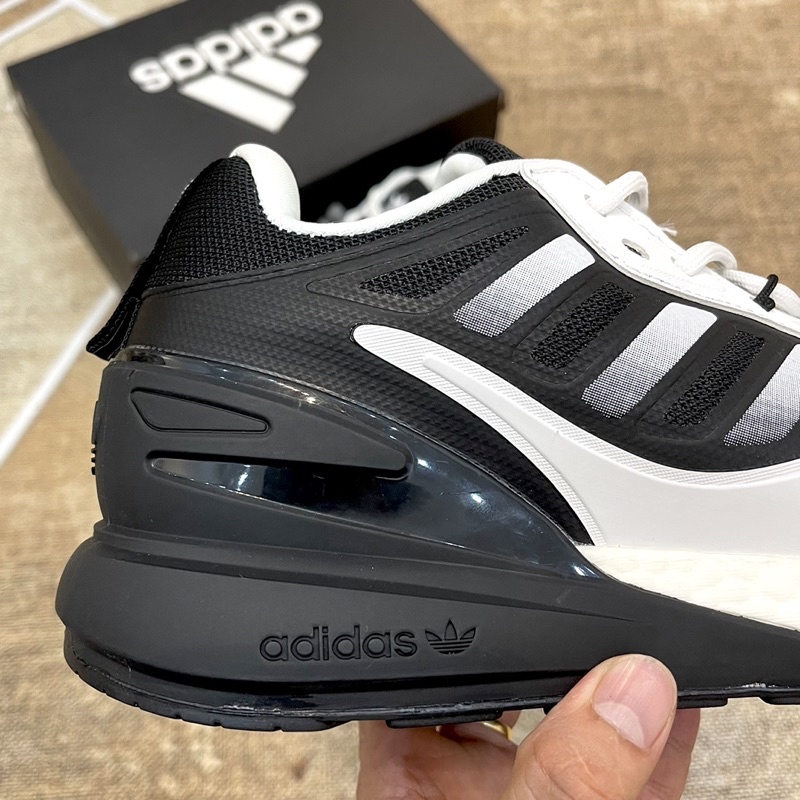 Giày thể thao ZX2K Đen trắng mũi trắng. Boost nén tặng hộp bve