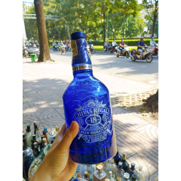 vỏ chai chivas18 blue màu xanh dương