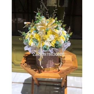 Lẵng hoa sáp y hình