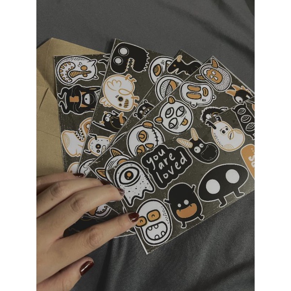 COMBO STICKER CHỐNG NƯớC SIÊU ĐÁNG YÊU CHO LAPTOP, MŨ BẢO HIỂM