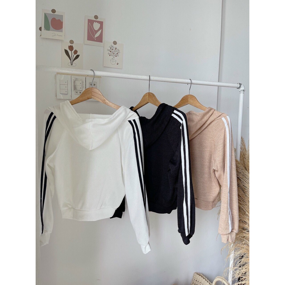 Áo khoác form ngắn phần tay viền sọc cá tính năng động thể thao