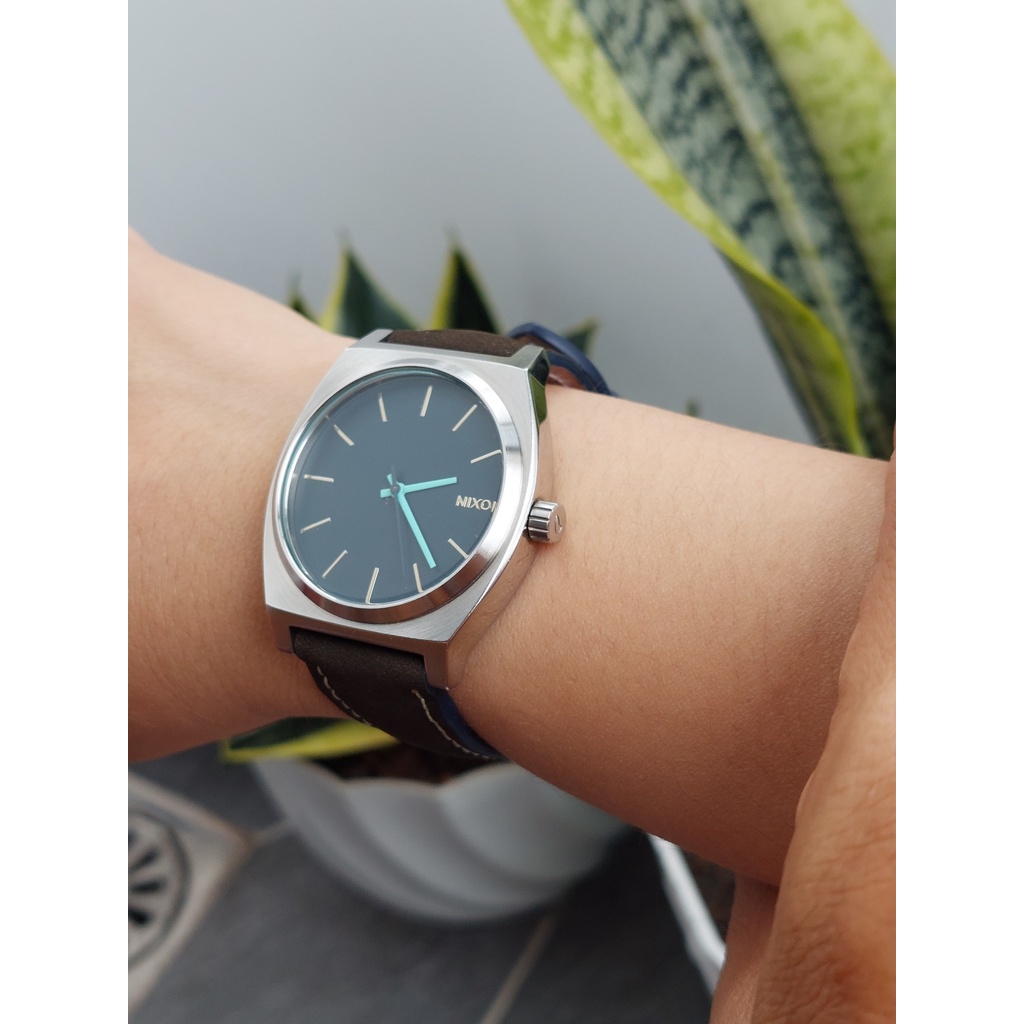 Đồng hồ nam Nixon mặt xanh chạy pin hàng Si