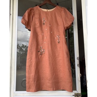 Đầm linen tưng premium tay bí thêu hoa rơi nhẹ nhàng, xinh xắn
