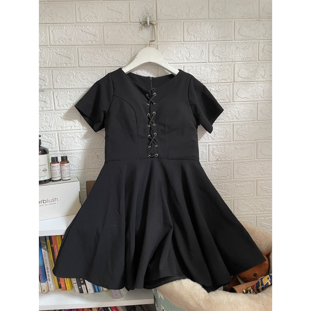 Đầm xòe đan dây