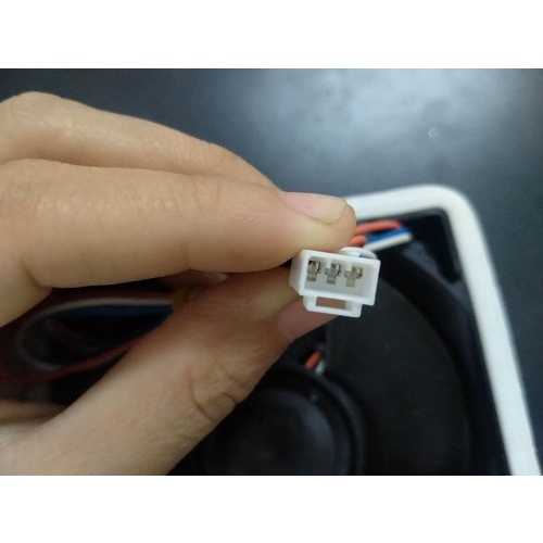 Quạt tủ lạnh hitachi kích thước 9x9cm 3 dây