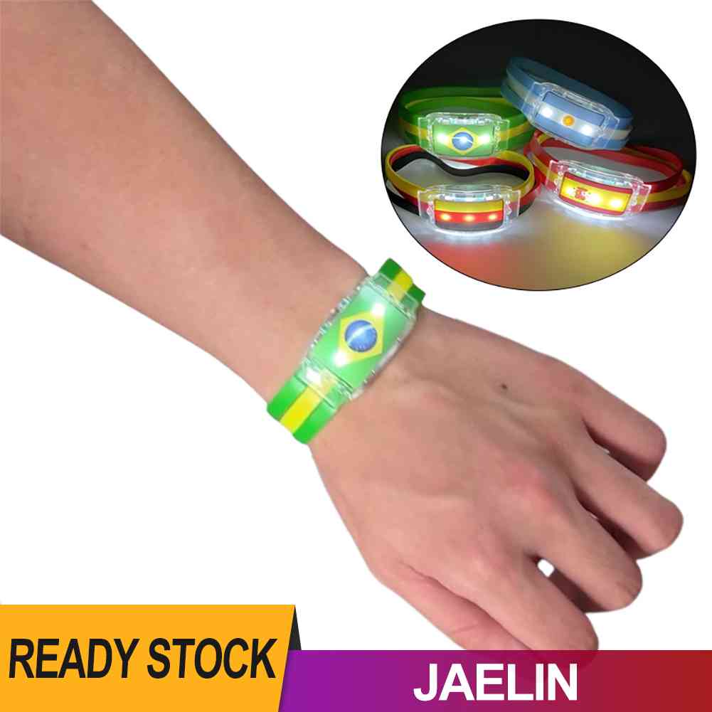 [Hàng Có Sẵn] Vòng Đeo Tay Chơi Bóng Đá Bằng Silicone Có Đèn LED Trang Trí Ngoài Trời [Jaelin.vn]