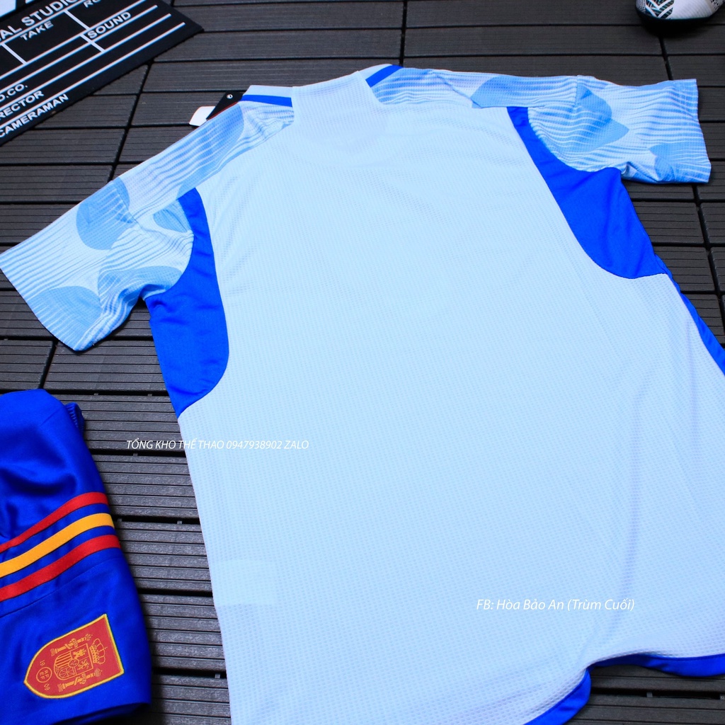 Bộ quần áo đá banh ĐT Tây ban nha màu xanh dương mùa 22/23 hàng cao cấp Thailand