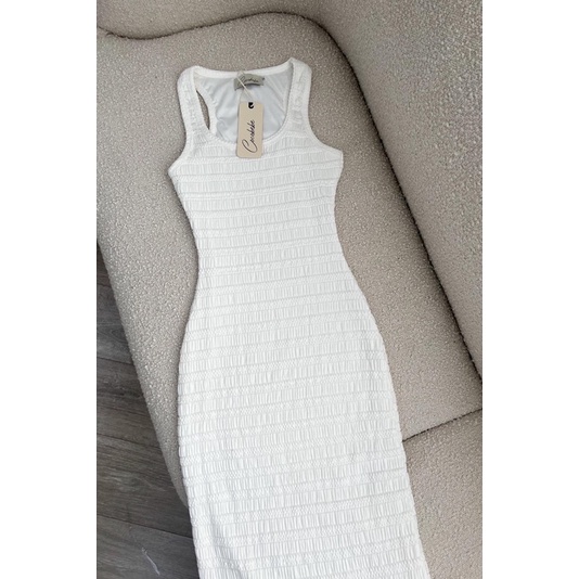 Đầm dây trắng thiết kế