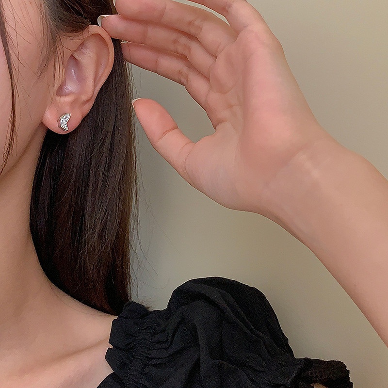 Khuyên Tai Hình Bướm Dễ Thương Phong Cách Hàn Quốc