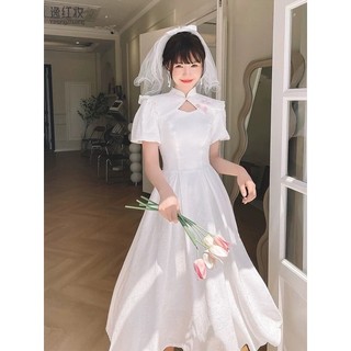 Đầm midi trắng cổ tàu cutout ngực kèm lúp