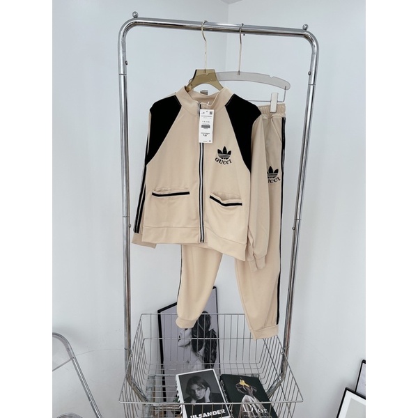 [ 𝐅𝐑𝐄𝐄 𝐒𝐇𝐈𝐏 ] Bộ thể thao Addd phối  Túi chạy viền 2 bên  Hoa tiết thêu nổi  Chay rot sịn đét  Chất umi chính