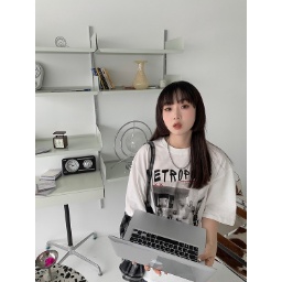 Áo Thun Tay Ngắn Màu Trắng Thiết Kế Đơn Giản Thời Trang Theo Phong Cách Hàn