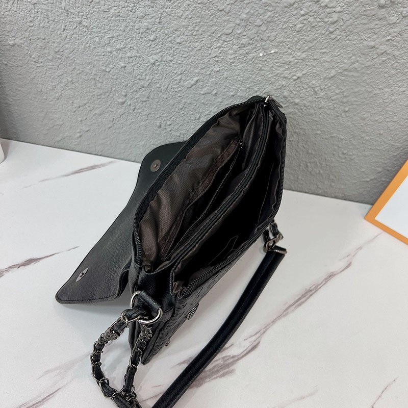 Túi Đeo Chéo Hình Vuông Nhỏ Đính Đinh Tán Phối Dây Đeo Sợi Xích Phong Cách Cổ Điển Thời Trang Cho Nữ