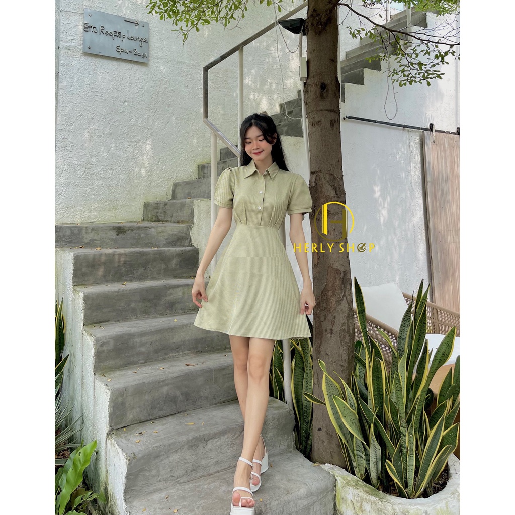 ĐẦM CỔ SƠ MI ĐÍNH NÚT XOÈ CARO